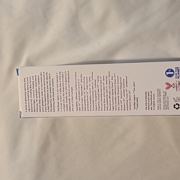 Earth Harbor Laguna body serum - Picture 3 of 4